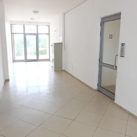 Апартамент Sea View & *