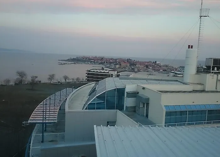 Апартаменты Sea View &